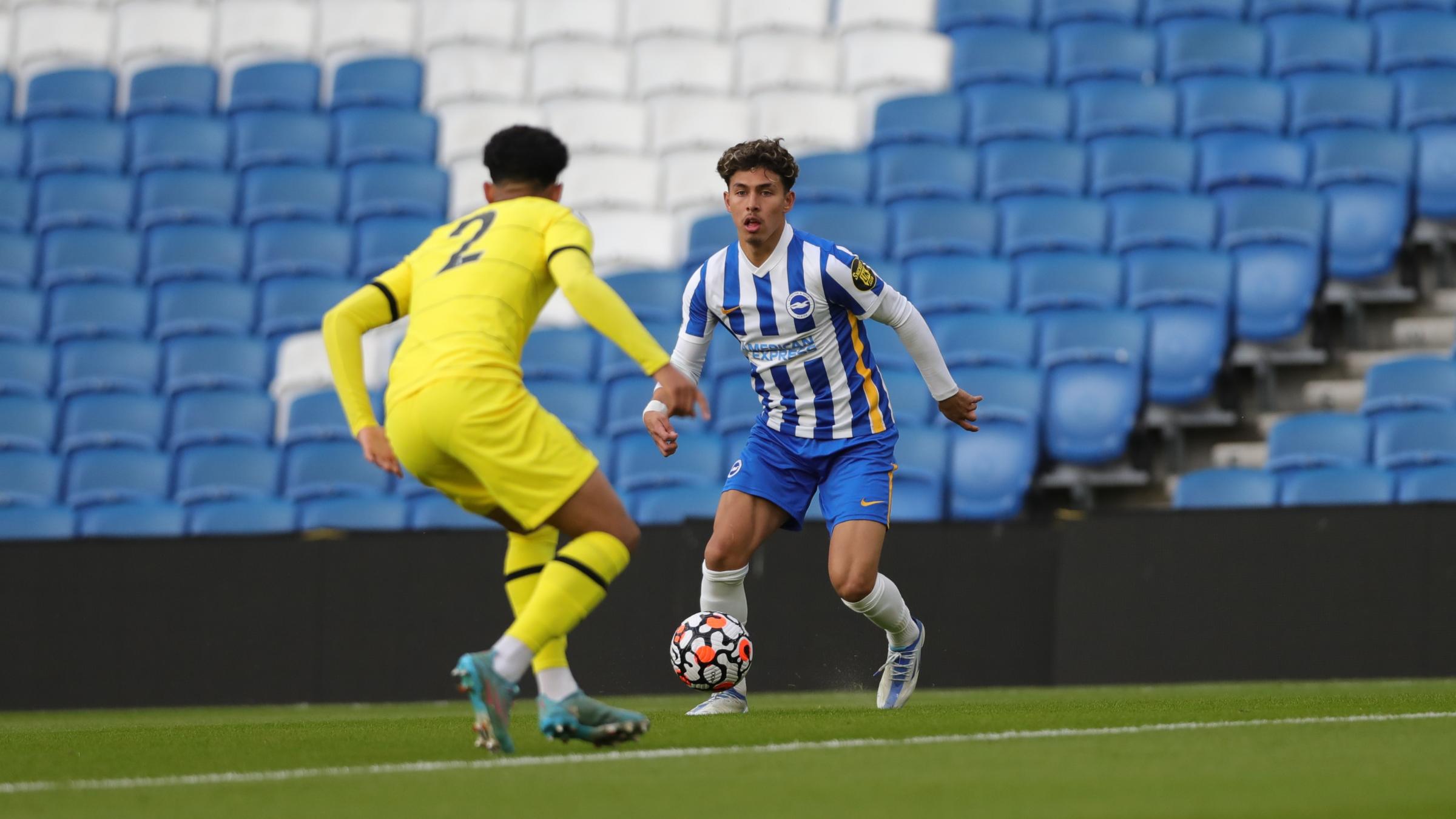 Brighton's Jeremy Sarmiento limps out of clash with Chelsea