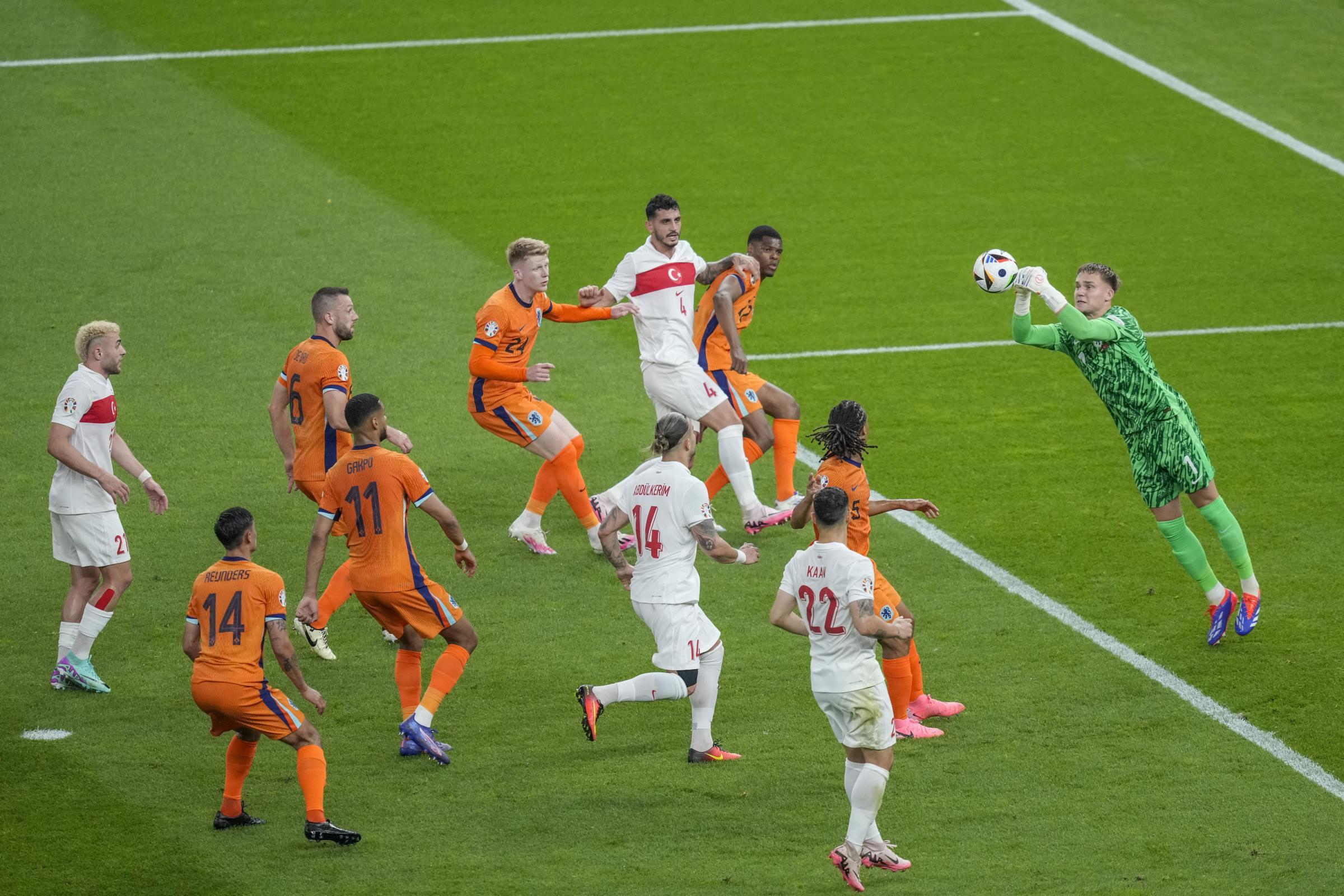 Bart Verbruggen helps set-up Holland v England semi-final