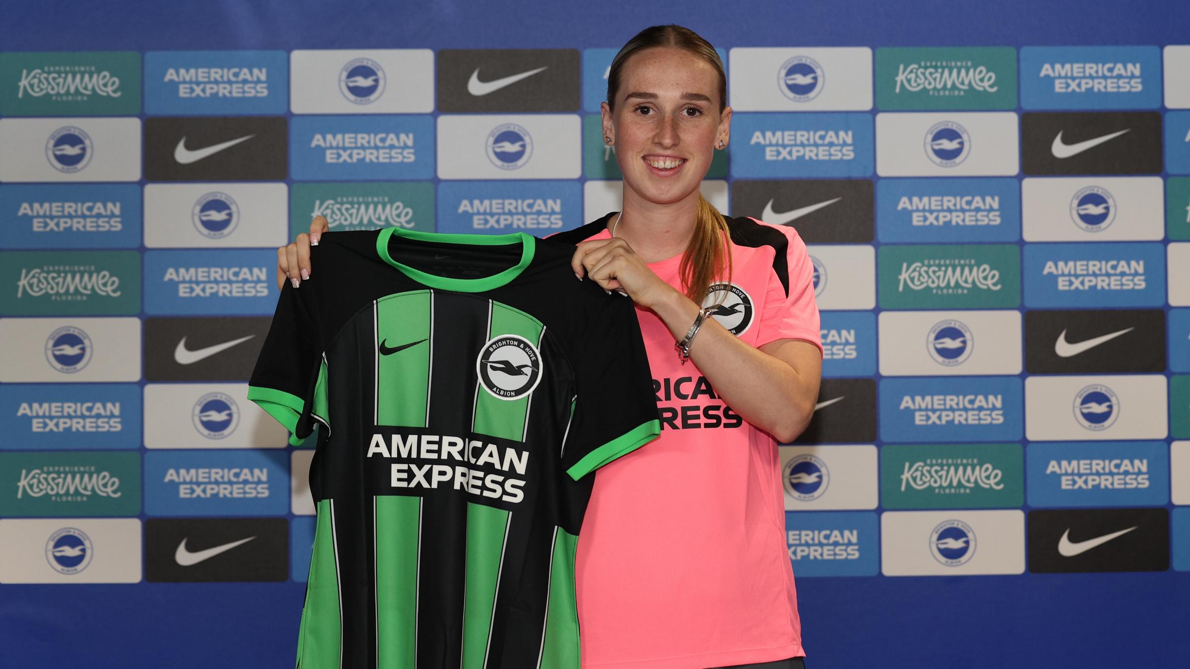 Brighton women sign Bex Rayner from Sheffield United